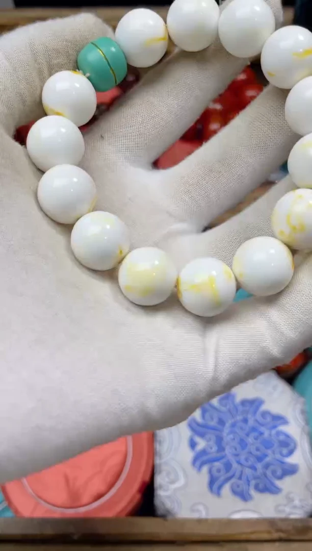 【闪购商品】蜜蜡裸石未镶嵌点击链接下单即可