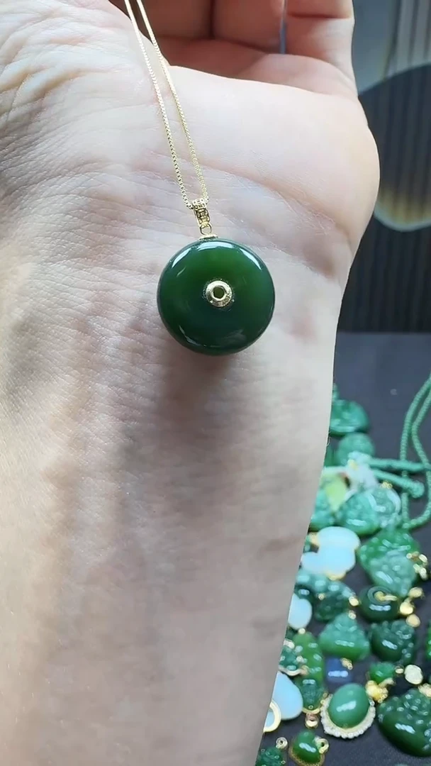 和田玉18K金镶嵌吊坠(不含链)1