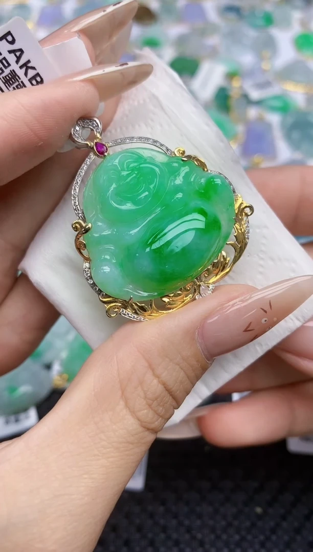 翡翠18K金镶嵌颈饰118    天然翡翠A货