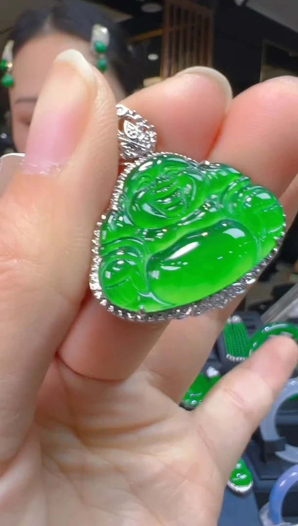 吊坠(赠链)18K金镶嵌翡翠080