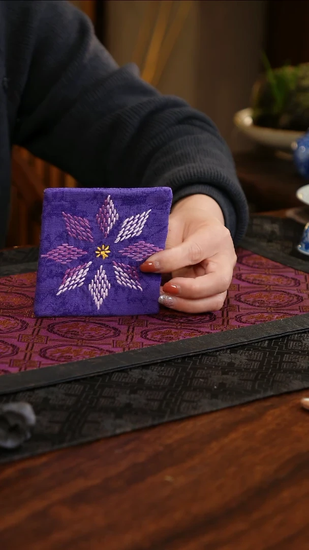 【闪购商品】织绣雪花纹正方形杯垫E款