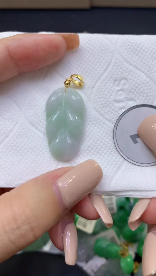 颈饰未镶嵌翡翠天然缅甸翡翠A货