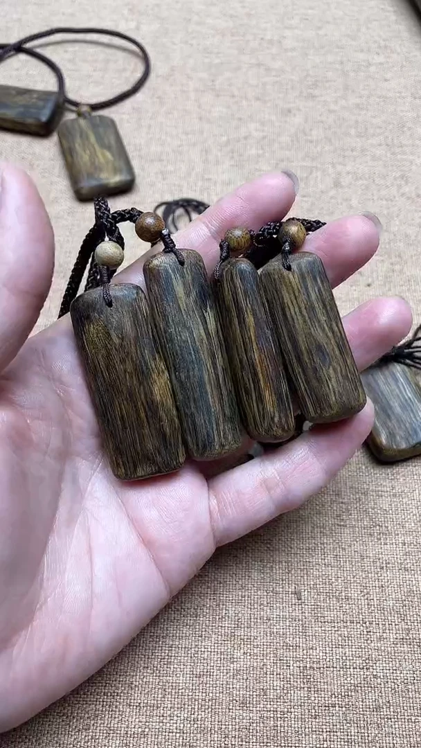 沉香吊坠红金猊吊坠多样性发其一