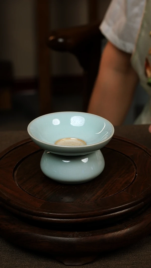 瓷片067汝瓷天青色斗笠茶漏 微瑕