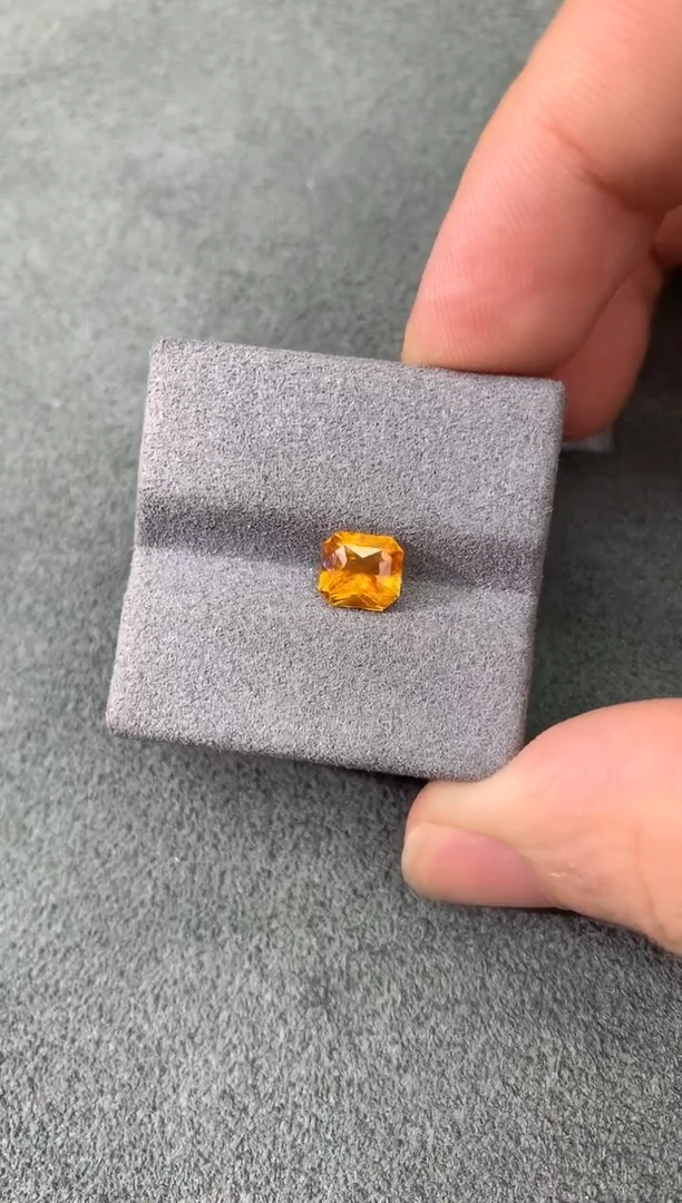 裸石彩色蓝宝石黄色蓝宝石 1.54CT
