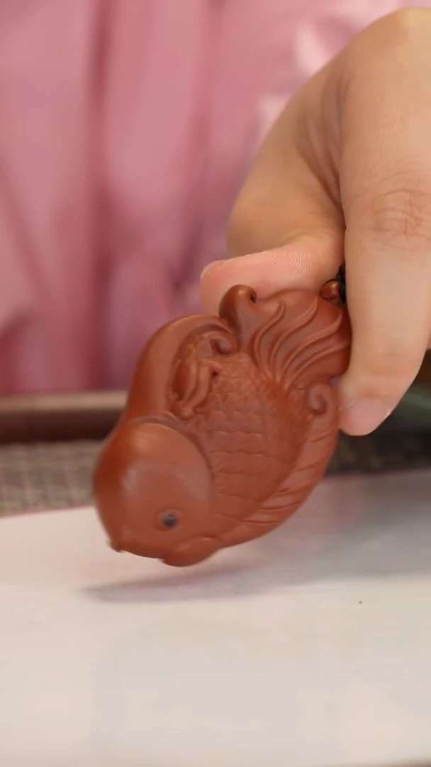 【闪购商品】紫砂茶宠金鱼手把件