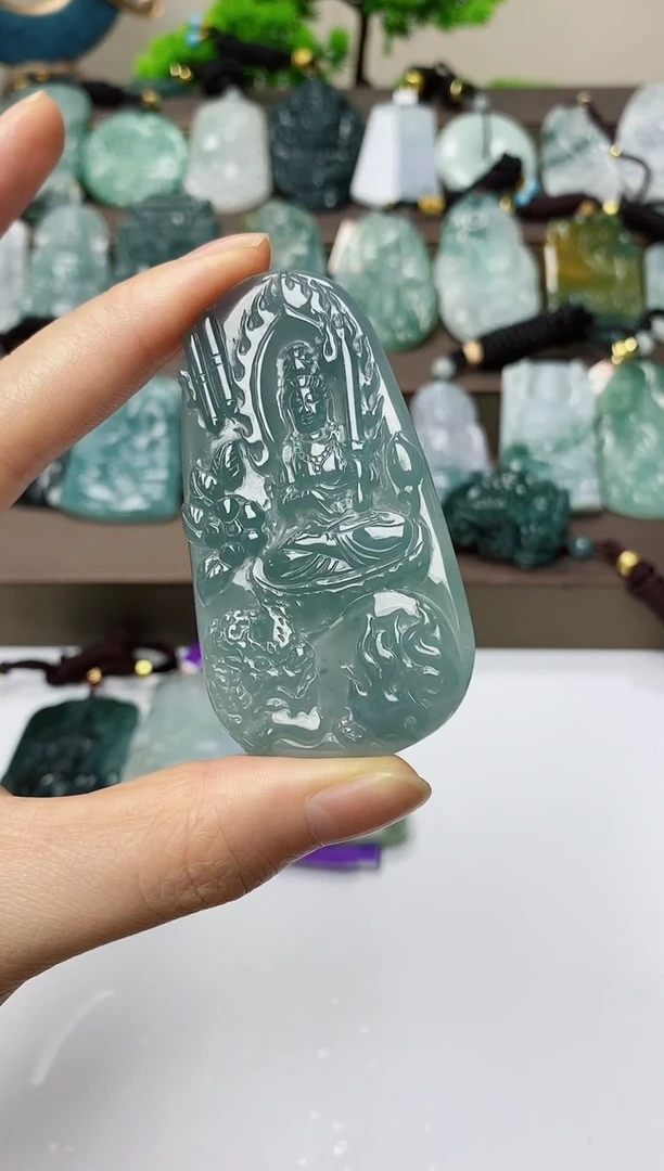 翡翠未镶嵌颈饰