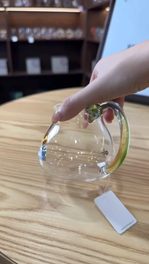 禾器浮莲迷翠色。。