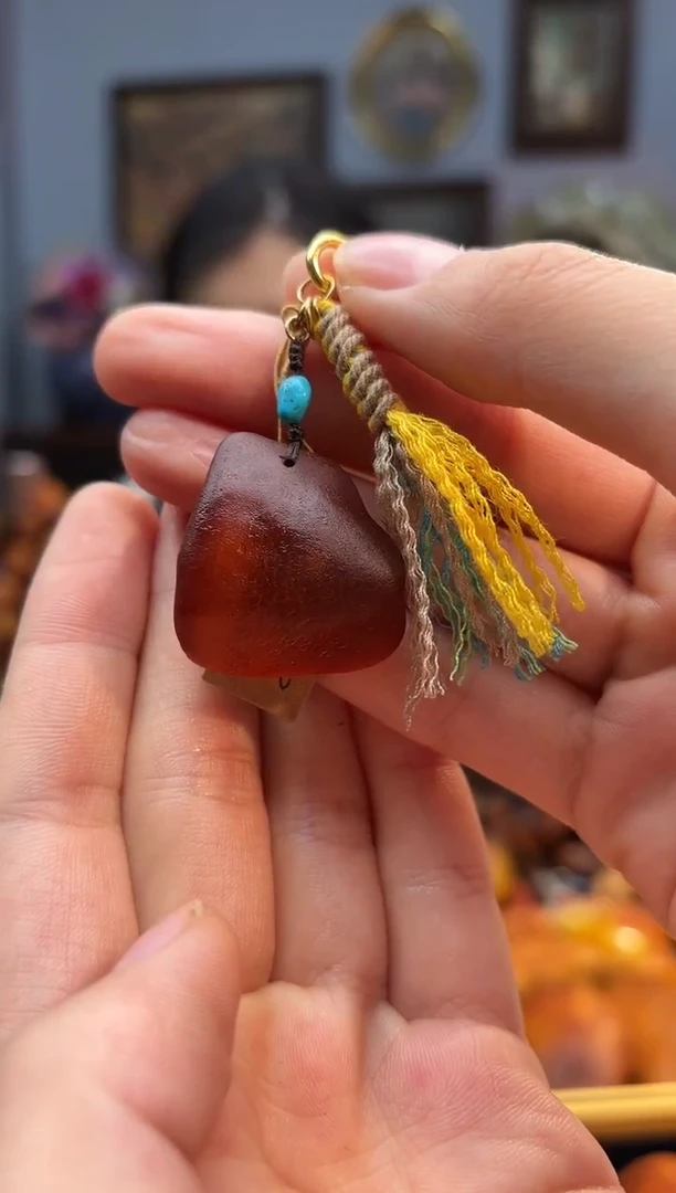 琥珀颈饰未镶嵌包挂