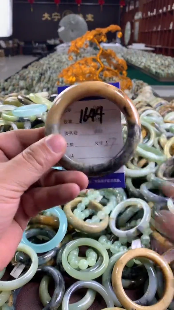 未镶嵌蛇纹石玉手镯1644