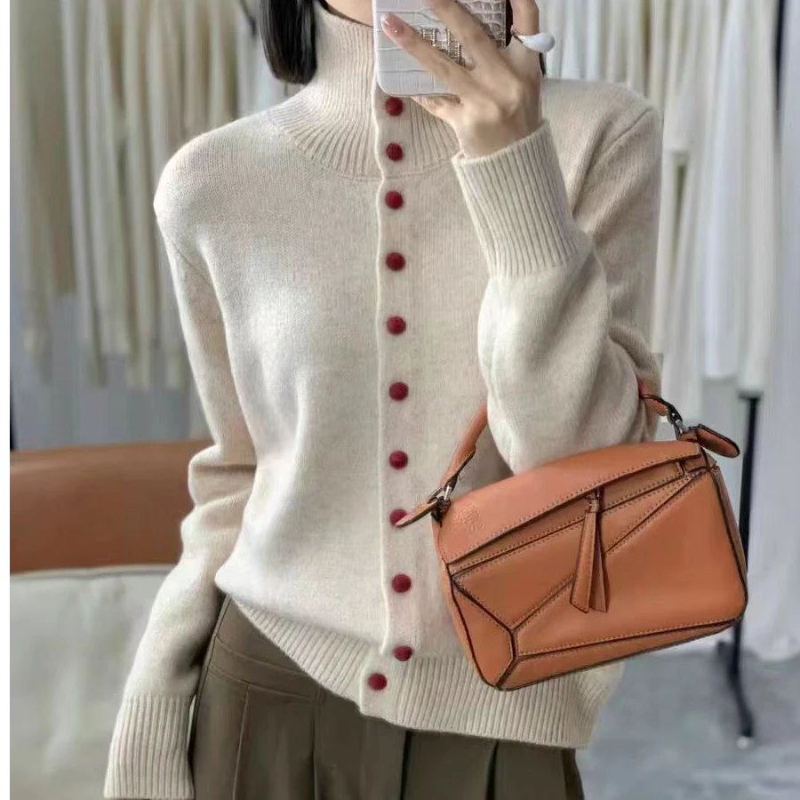 精致女人秋冬新款加厚100%纯羊毛衫多扣立领开衫保暖羊毛针织外套