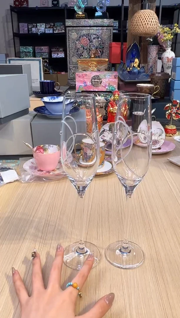 245威基伍德香槟对杯