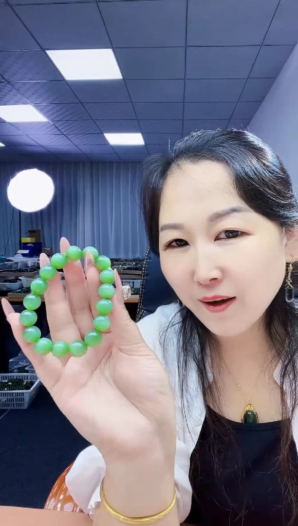 未镶嵌手串和田玉纯天然和田玉俄碧苹果绿12