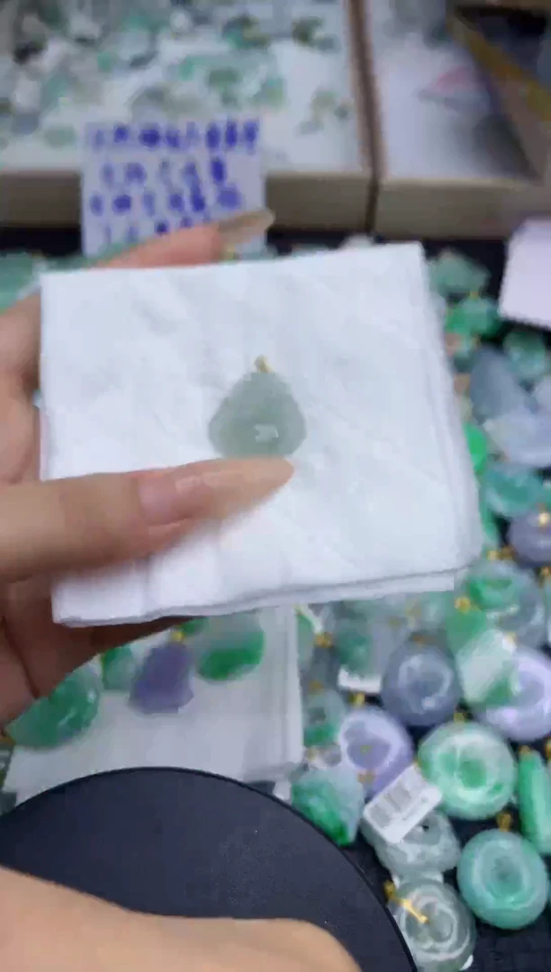 颈饰未镶嵌翡翠天然缅甸A货翡翠