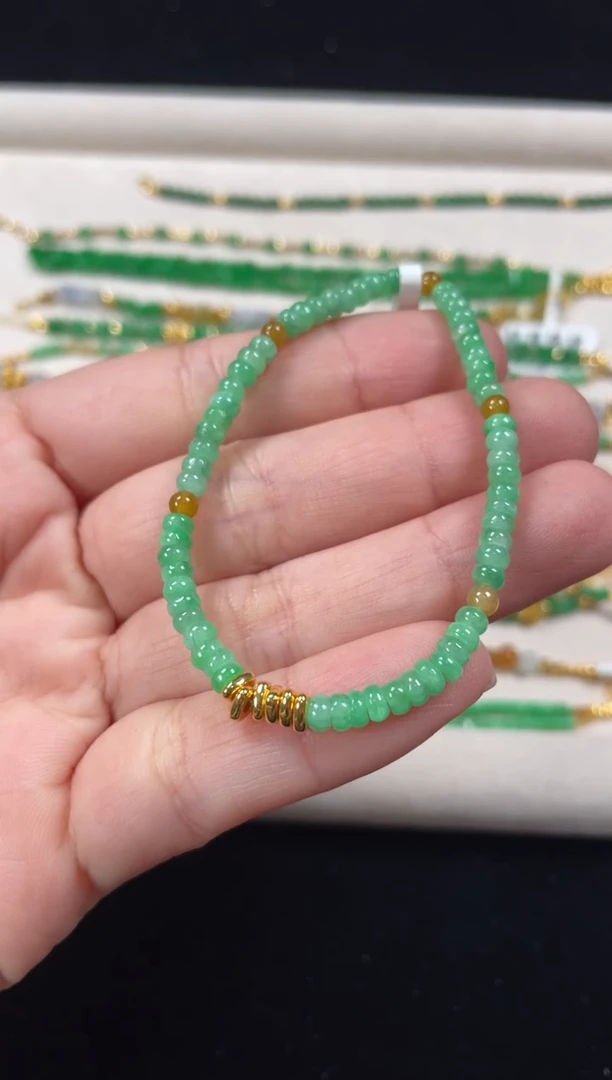 足金镶嵌手串翡翠一条   P563