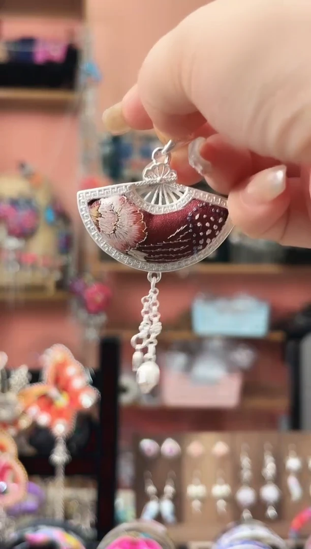 织绣艺枝独绣手工饰品71