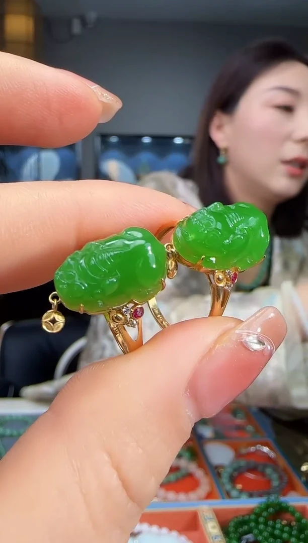 18K金镶嵌戒指和田玉多样性发货拍一发一