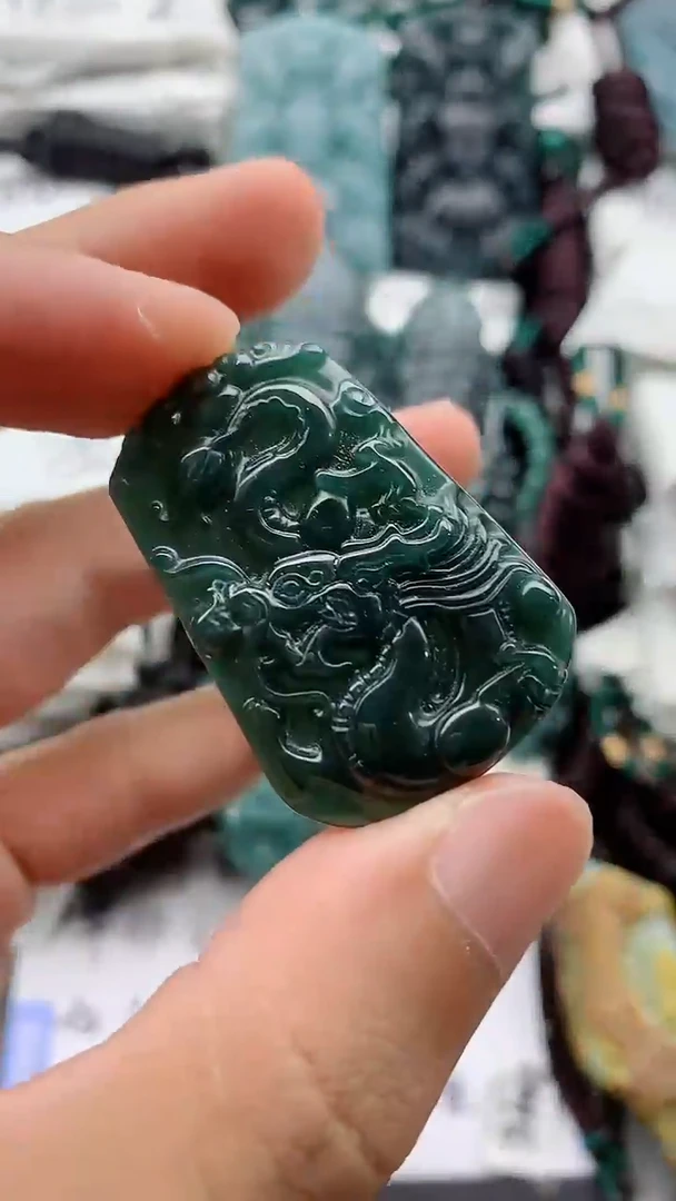 翡翠未镶嵌颈饰88888888888