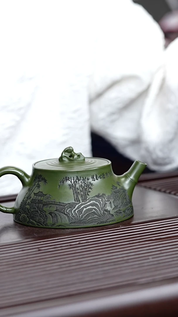 茶壶紫砂宜兴紫砂 观山壶 民国绿泥 范传梅 200cc