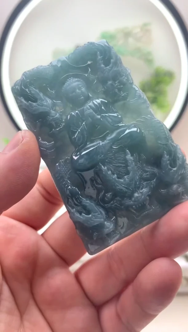 颈饰未镶嵌翡翠大日如来