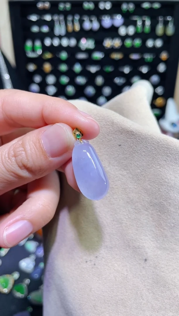 颈饰18K金镶嵌翡翠冰紫福瓜吊坠