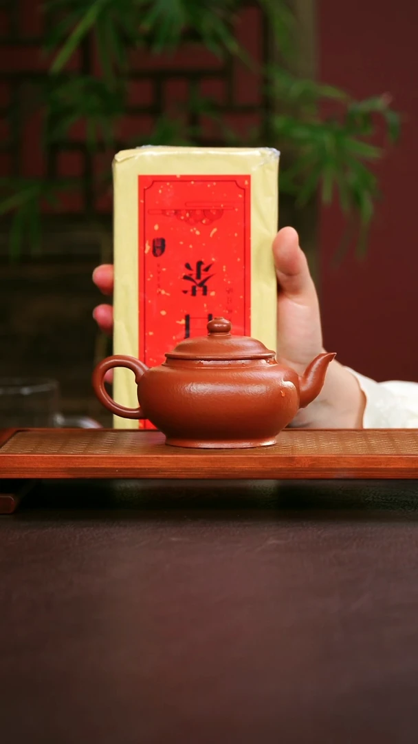 茶壶紫砂扁樱壶 粗砂大红袍