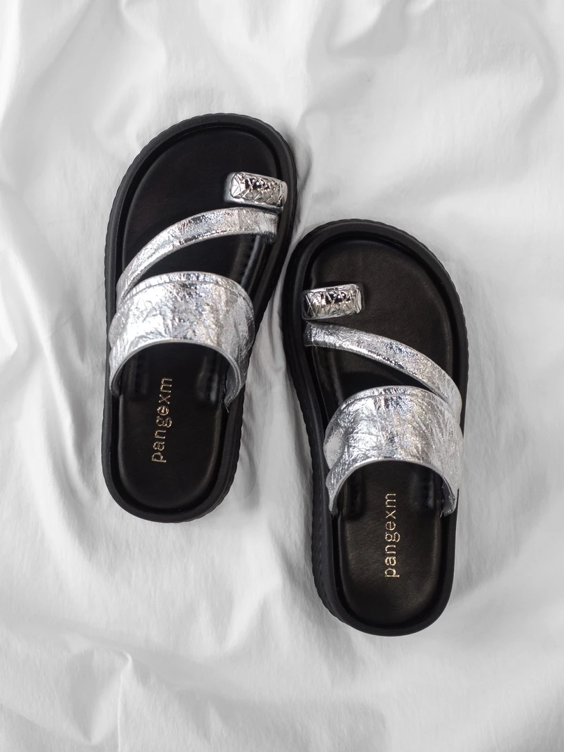 拒绝不了液态银的夹趾凉拖 22121