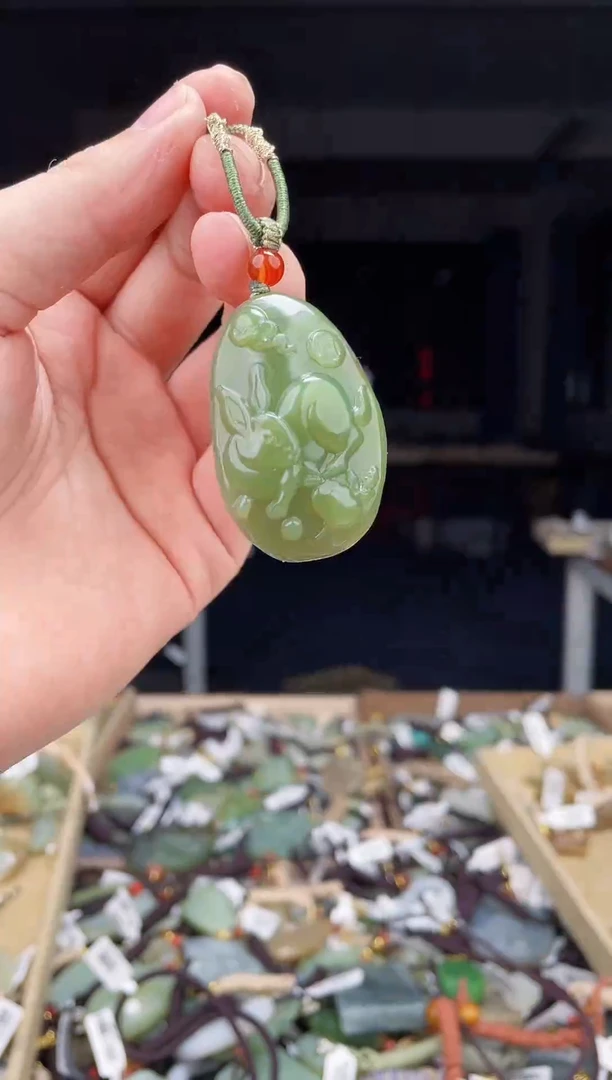 颈饰未镶嵌和田玉1