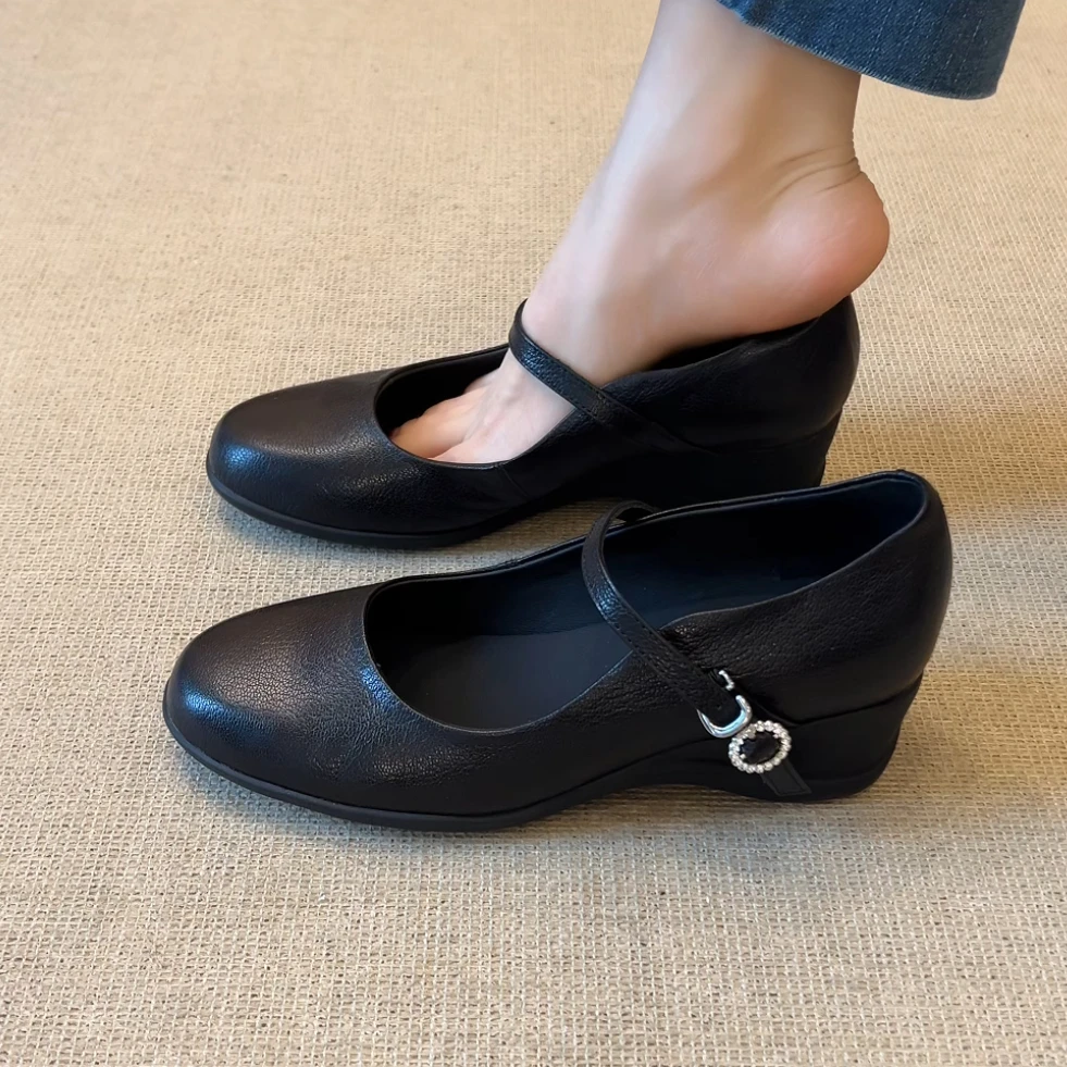 RubyL/4.5cm2025年春季新款韩版复古百搭舒适时尚坡跟单鞋女款