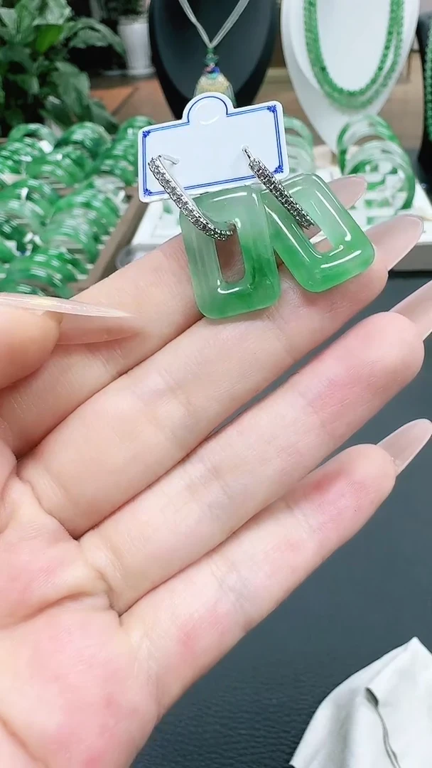 未镶嵌1石英质玉（非洲翠）/6703