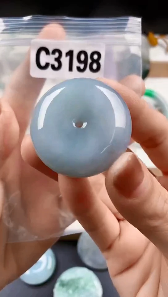 颈饰未镶嵌翡翠天然翡翠吊坠挂件