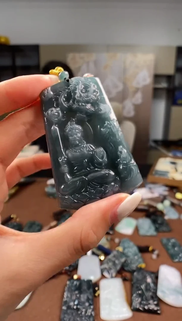 颈饰未镶嵌翡翠多样性发其一