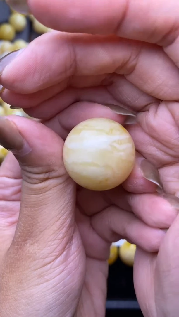 裸石琥珀未镶嵌卡24.4mm大小姐珠宝128