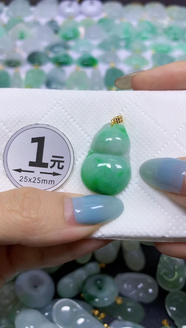 翡翠18K金镶嵌颈饰天然翡翠A货