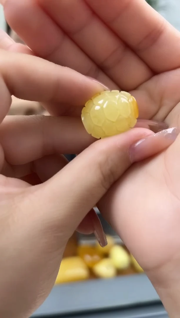 未镶嵌蜜蜡裸石琥珀蜜蜡吊坠