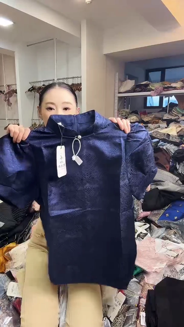 XL码      115-125斤