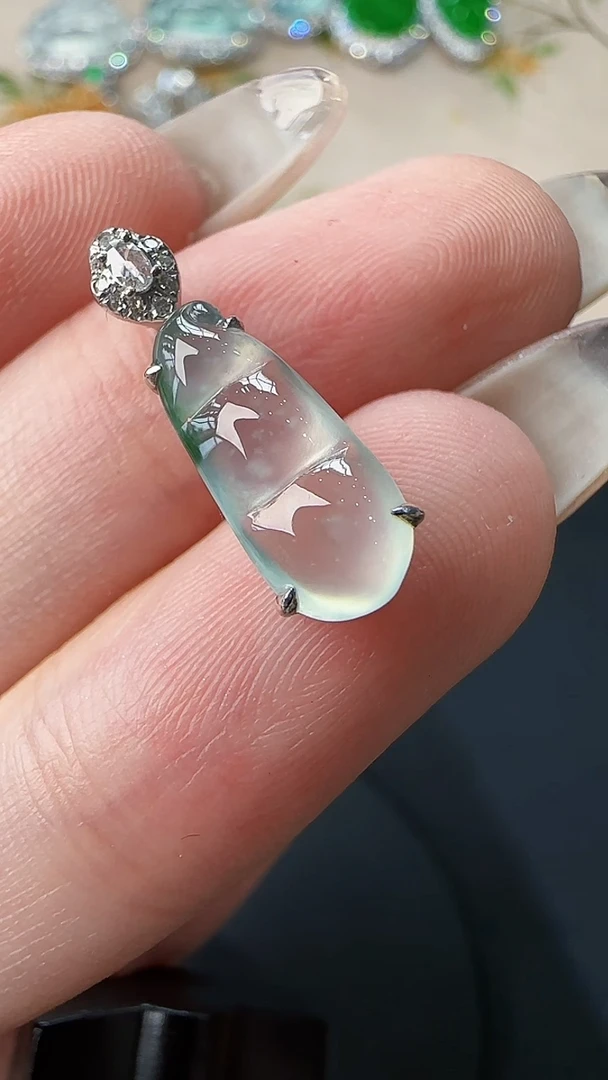 翡翠18K金镶嵌吊坠(不含链)5