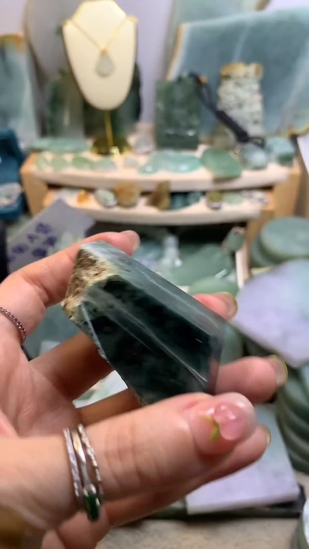 【闪购商品】翡翠挂件未镶嵌缅甸A货翡翠，没有运费险