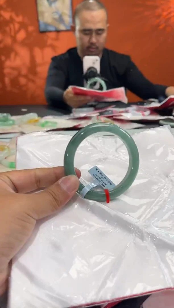 未镶嵌手镯翡翠3