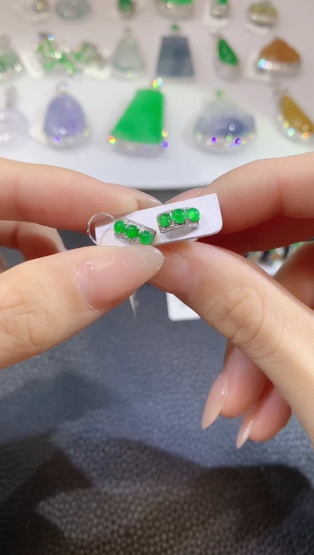 翡翠18K金镶嵌耳饰A45  多样性发一对