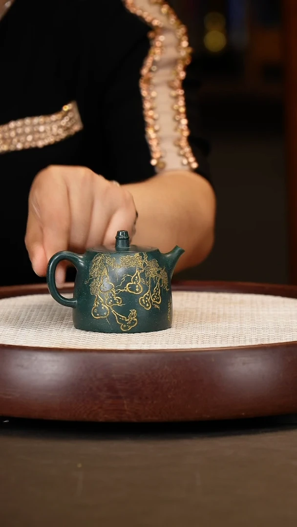 茶壶紫砂【徐秀文】绿泥汉铎   160CC