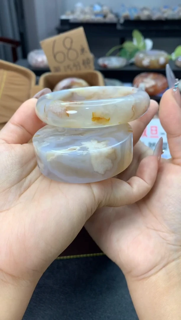 未镶嵌手镯石英质玉（61圈口）赠送镯心 无证书