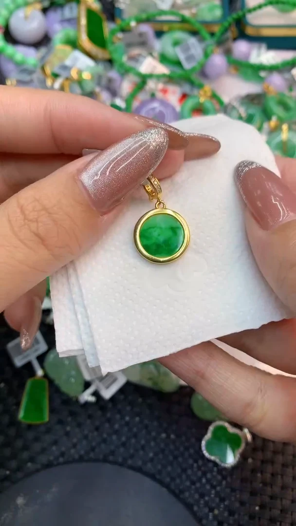 颈饰未镶嵌翡翠1