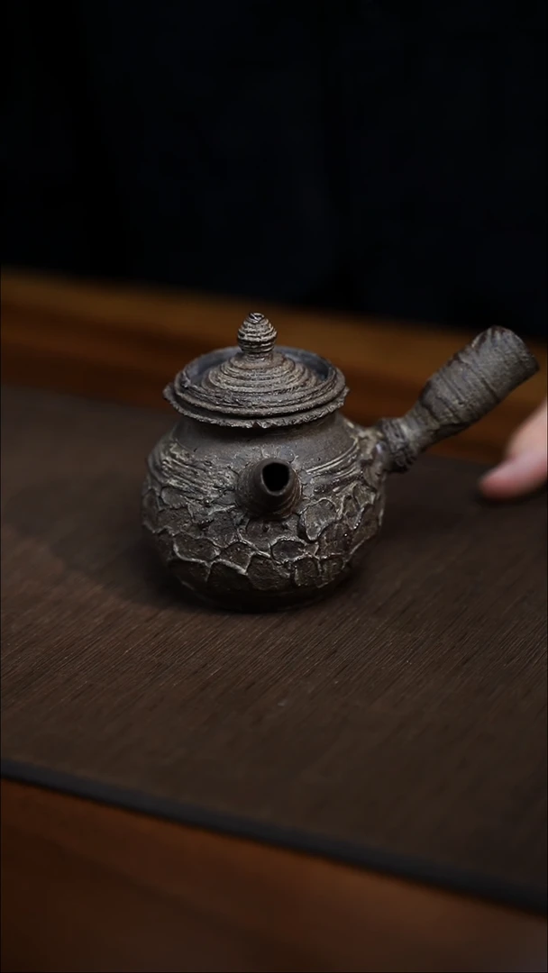 纯手工制作 黑紫砂侧把壶