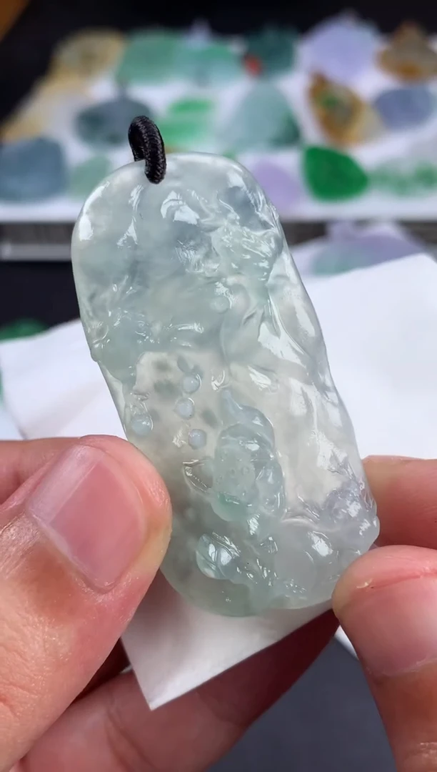 未镶嵌定制翡翠受****?翡翠