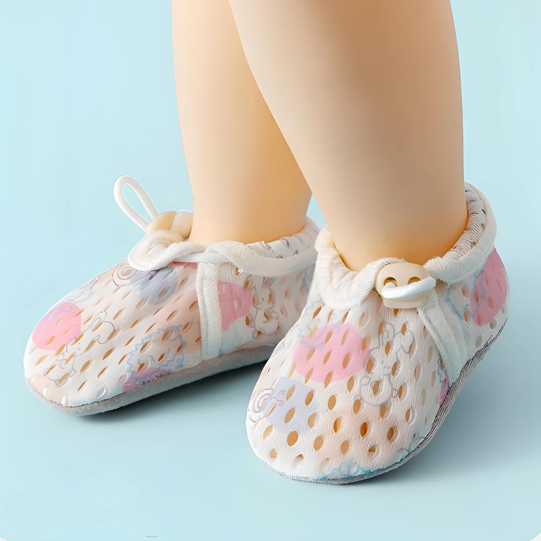 夏季婴幼儿网眼透气隔凉鞋宝宝室内软底地板袜新生儿0-1岁学步鞋