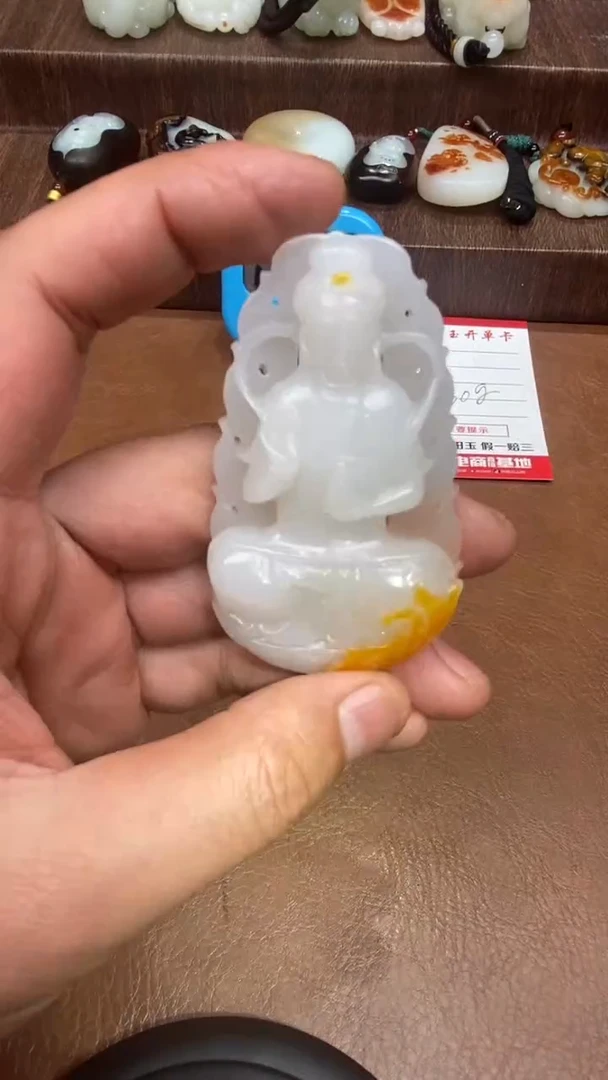 未镶嵌和田玉把件天****，1