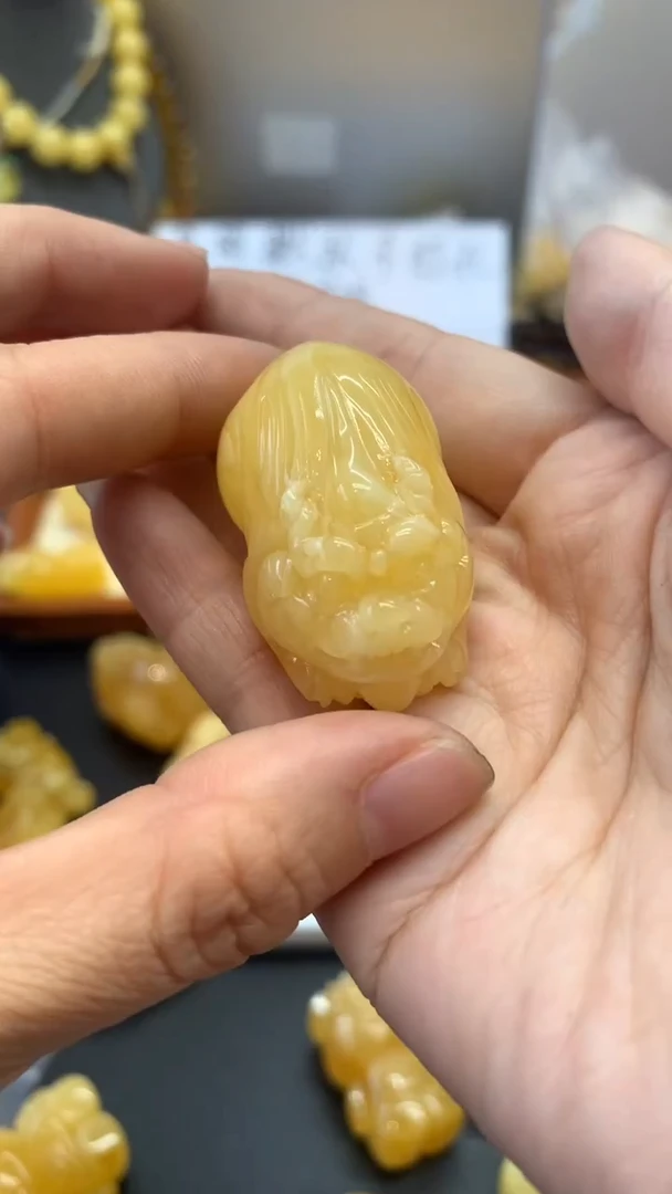 未镶嵌琥珀珠宝奇石53