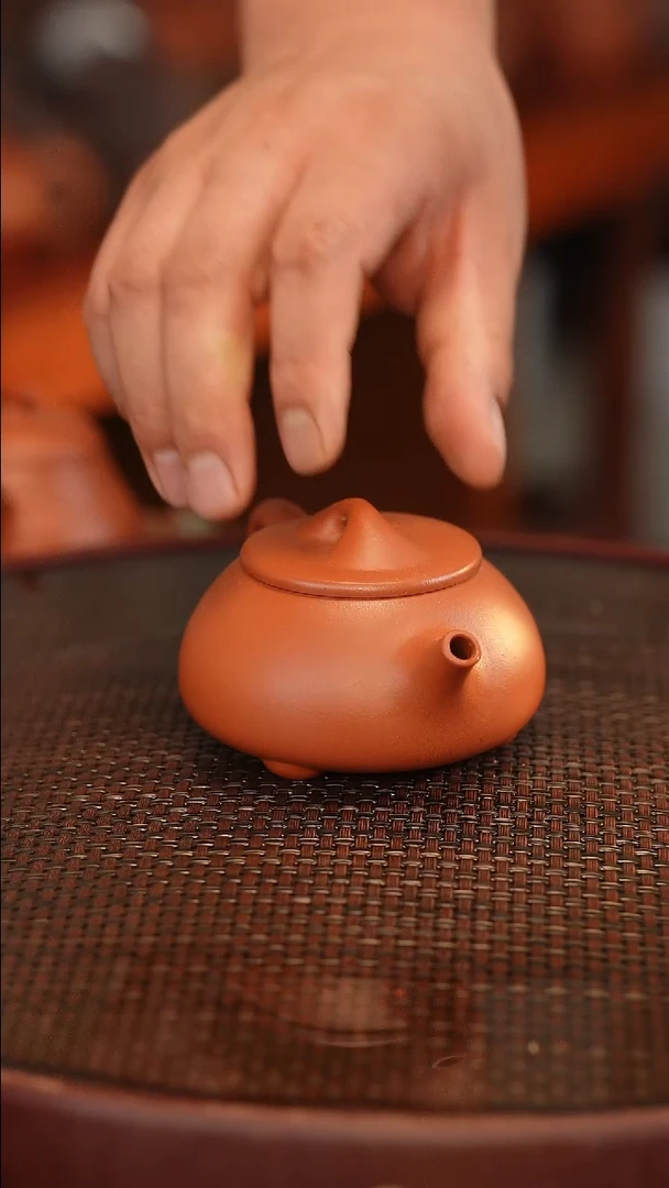 茶壶紫砂朱       泥