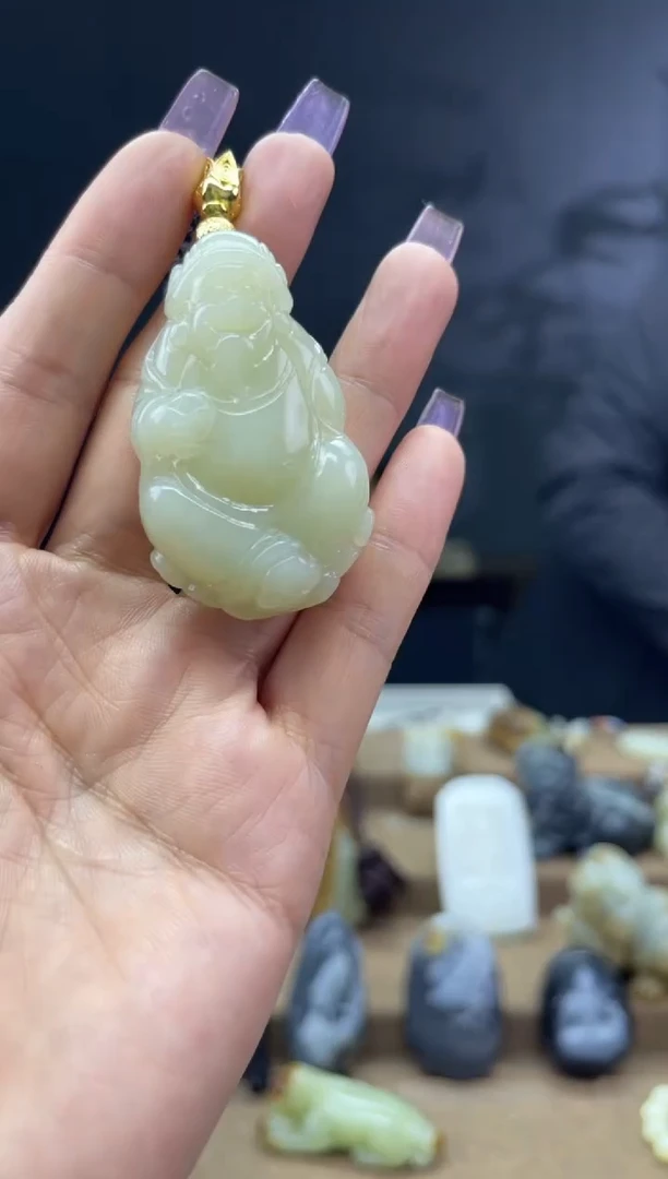 颈饰未镶嵌和田玉1